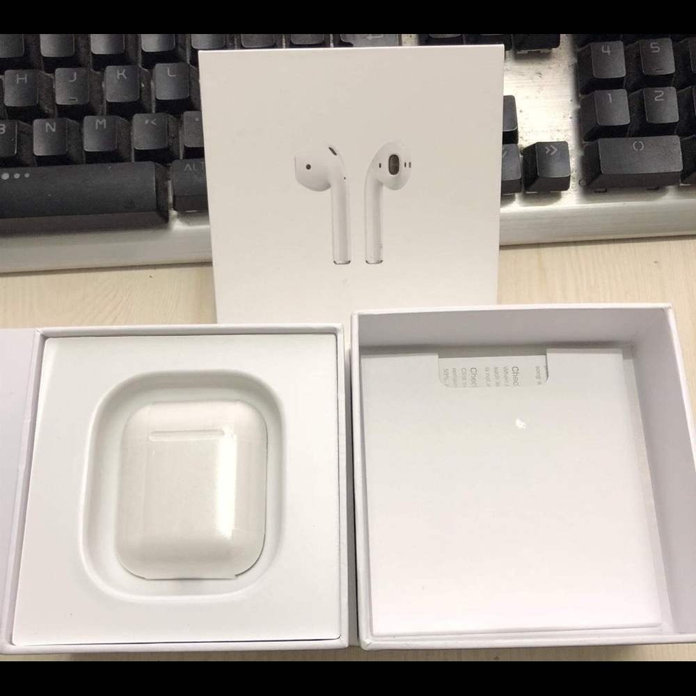 Ipods - Picture 4 of 7